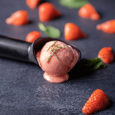 sfeerfoto-40250062-sorbetijs-aardbeien.png