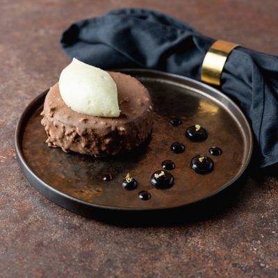 sfeerfoto-65811519-royal-chocolate-vanilla-ijs-dessert-2.png