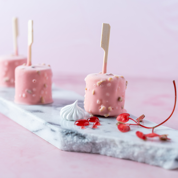 sfeertoto_60818902_vanilla_pinky_on_a_stick.png