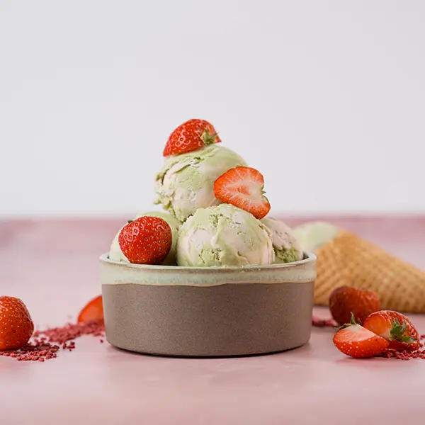 Roomijs Strawberry Matcha